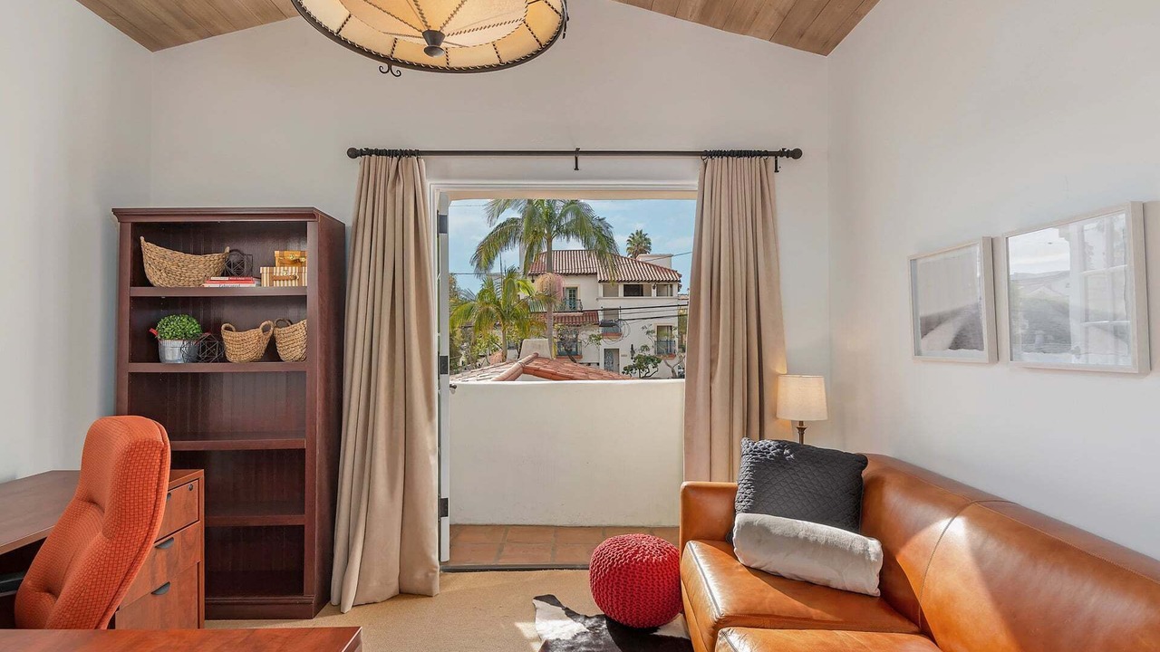Photo of Livingroom in Laguna