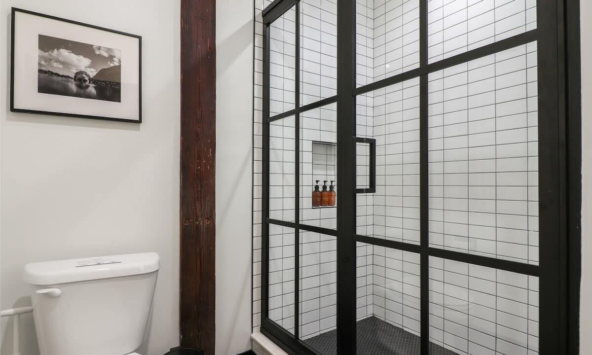 Photo of Bathroom in Arts/Warehouse District