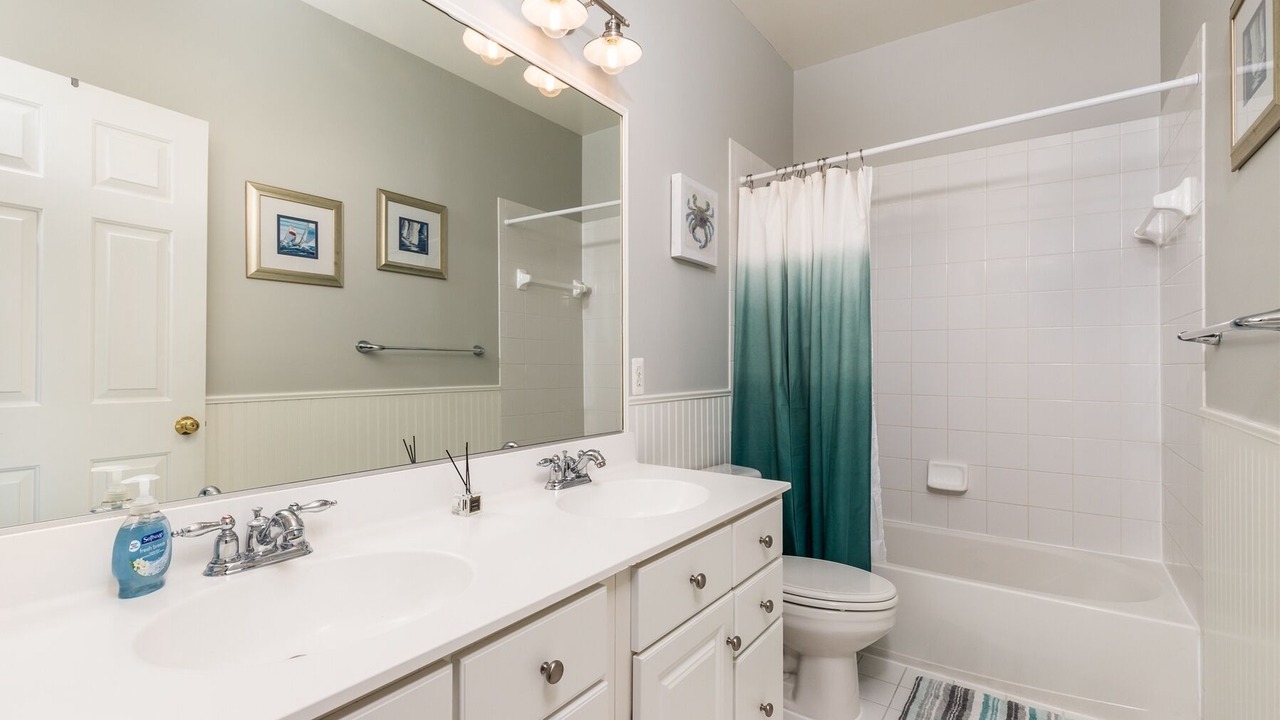 Photo of Bathroom in Sunset Island