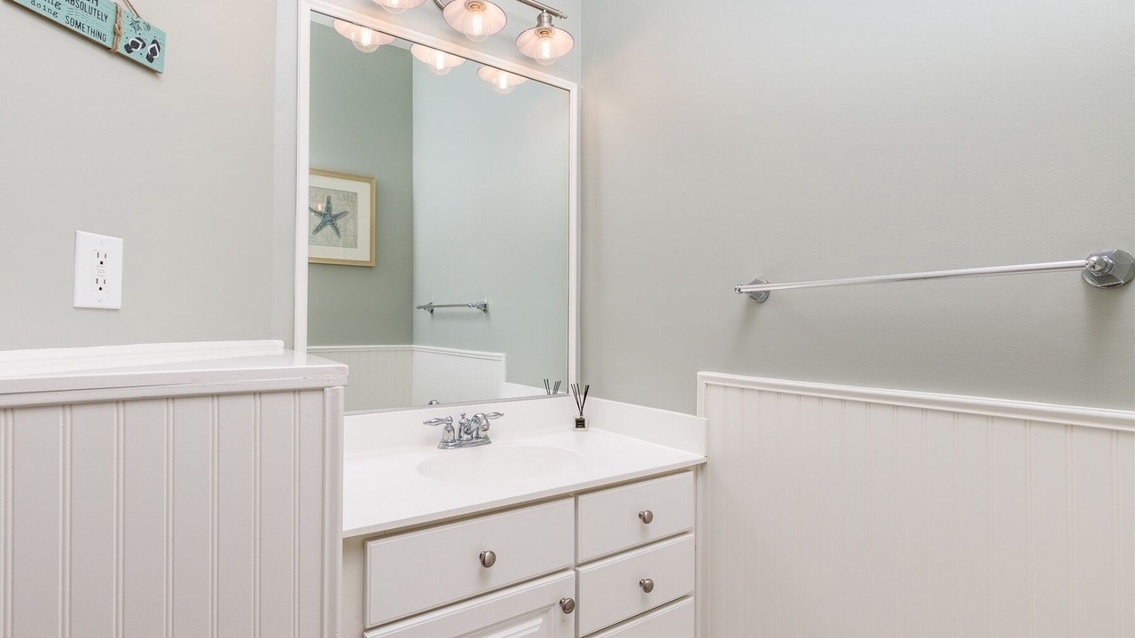 Photo of Bathroom in Sunset Island