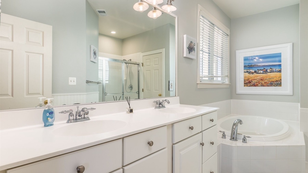 Photo of Bathroom in Sunset Island