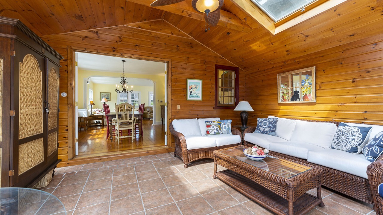 Photo of Livingroom in Jamestown