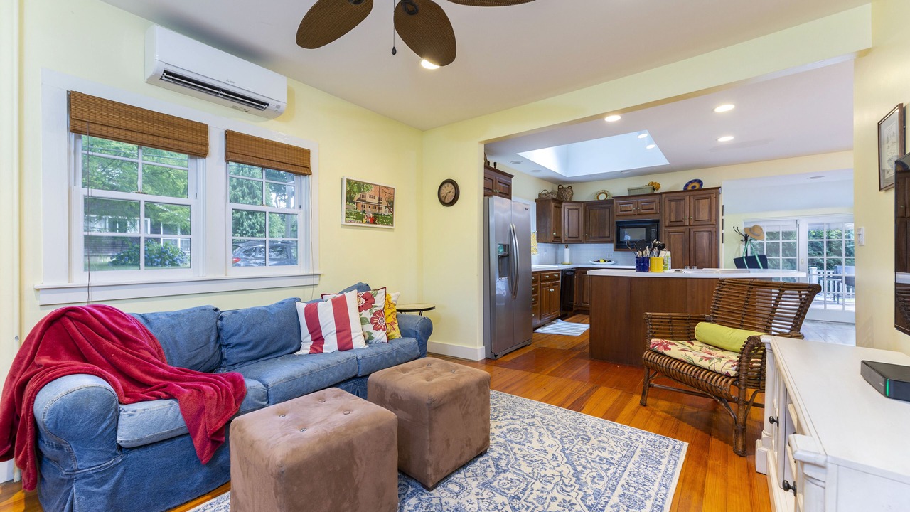 Photo of Livingroom in Jamestown