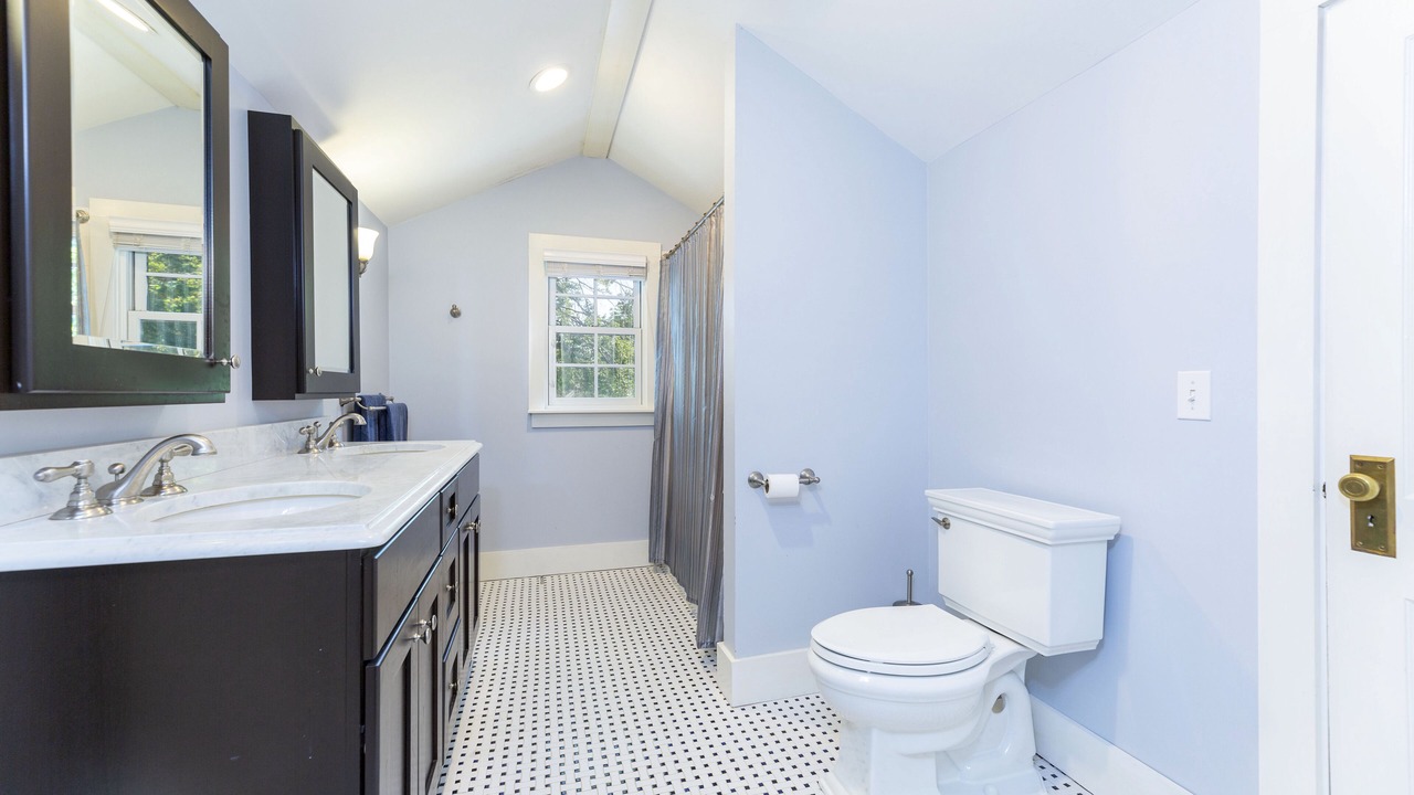 Photo of Bathroom in Jamestown