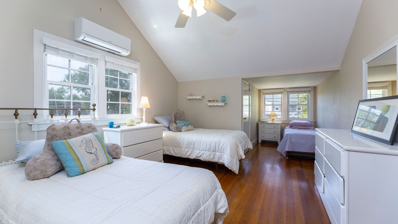 Photo of Bedroom in Jamestown