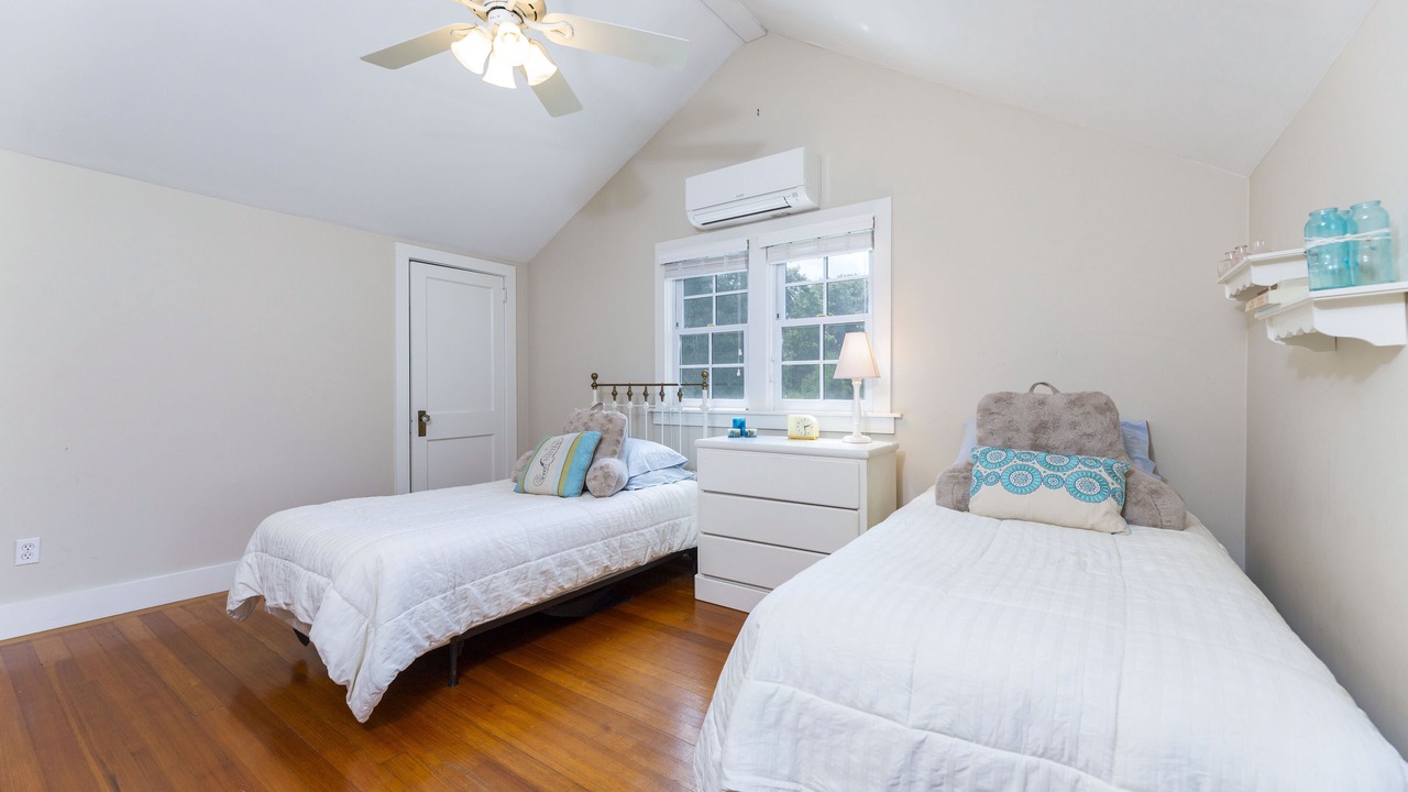 Photo of Bedroom in Jamestown