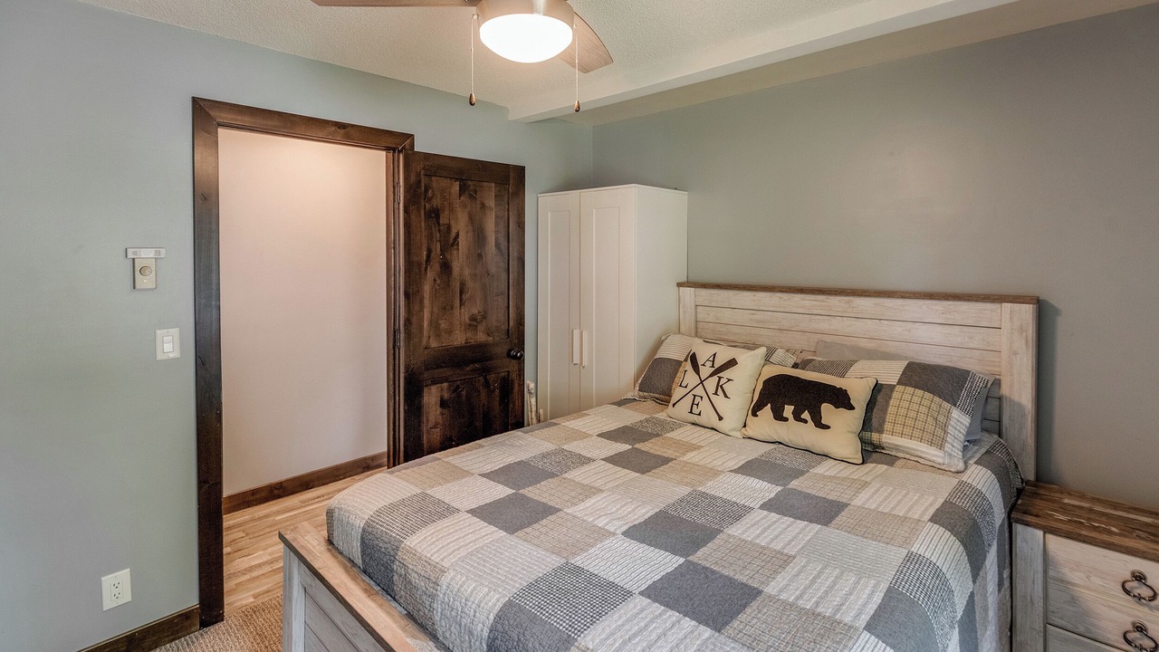 Photo of Bedroom in Brainerd