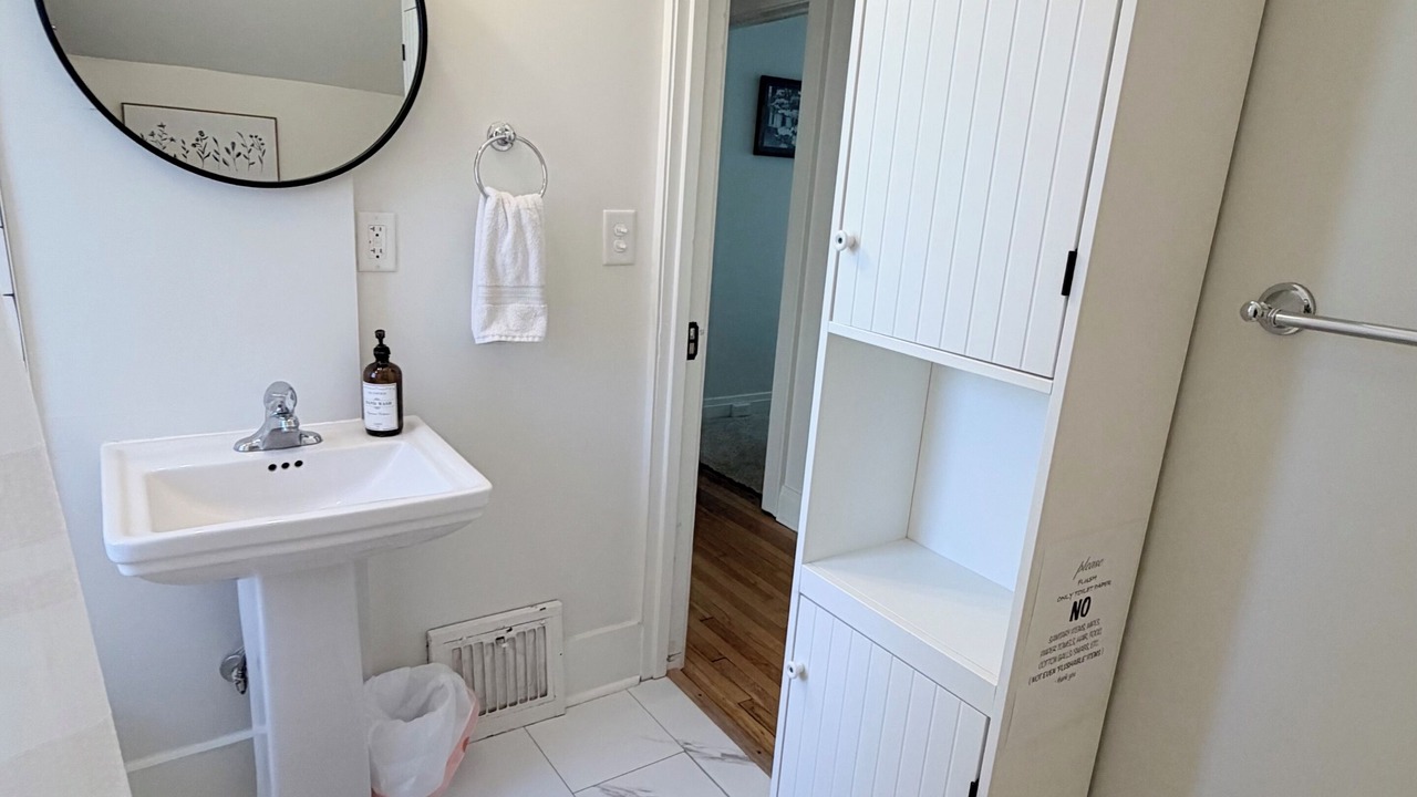 Photo of Bathroom in Kutzky Park