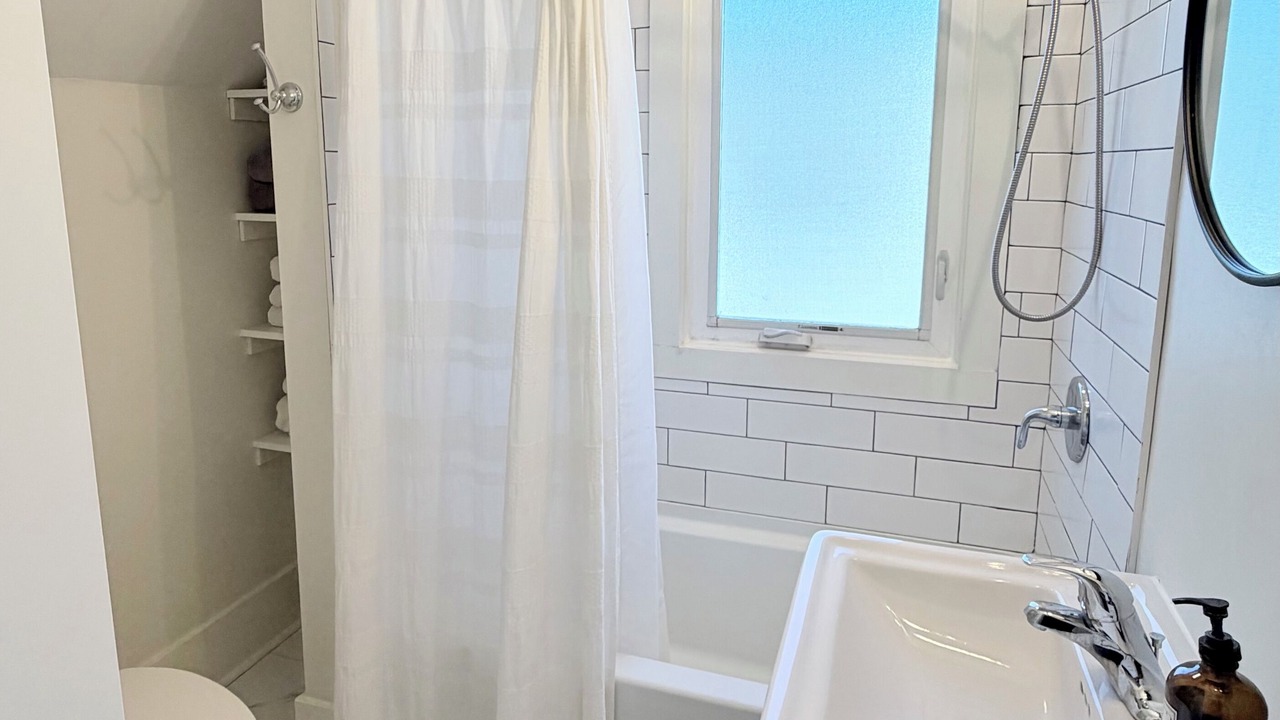 Photo of Bathroom in Kutzky Park