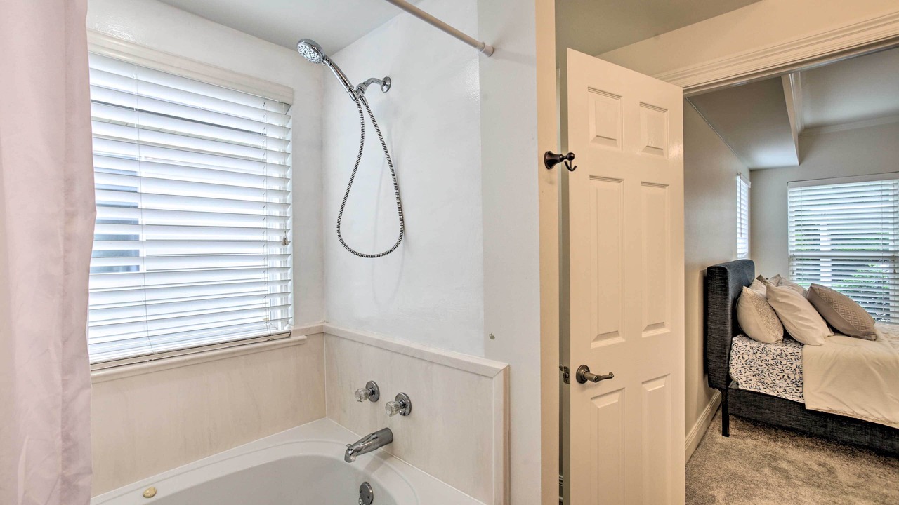Photo of Bathroom in Maurepas