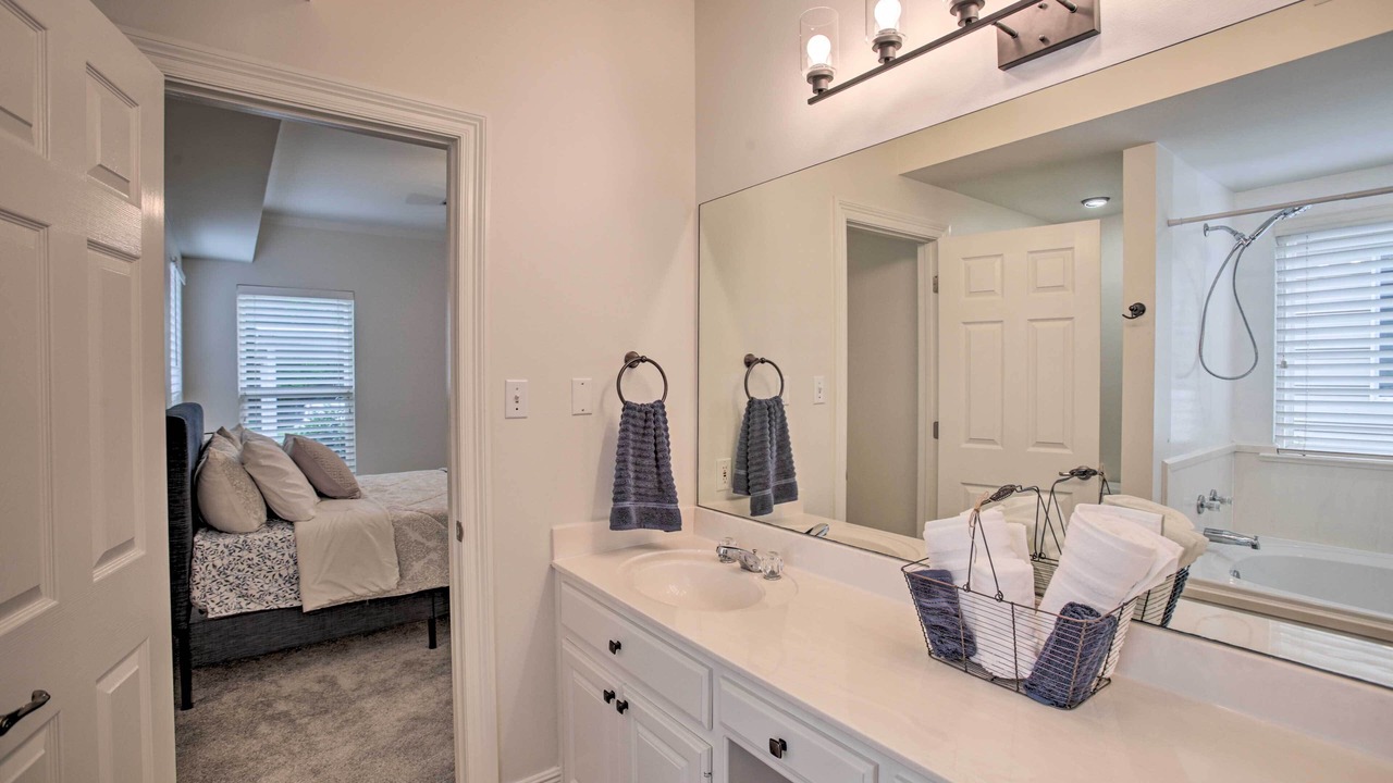 Photo of Bathroom in Maurepas