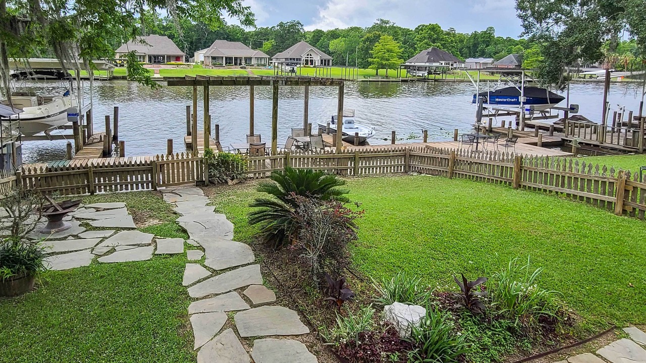 Photo of Others in Maurepas