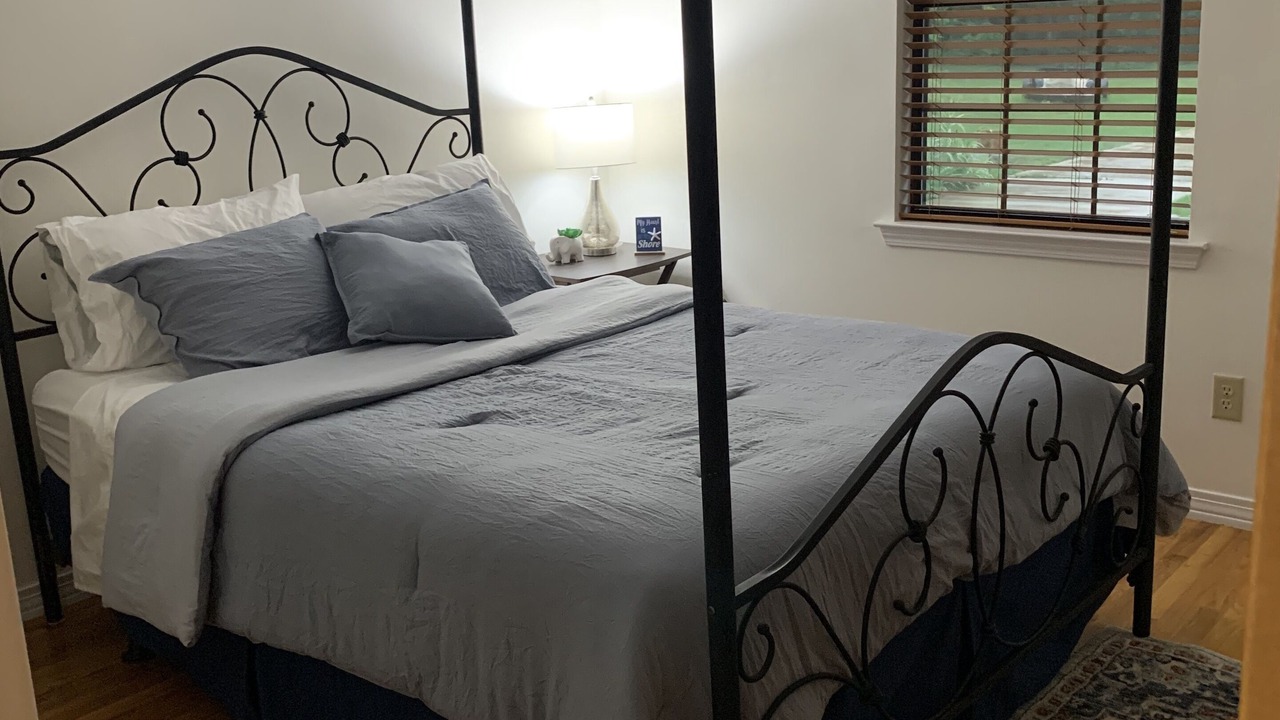 Photo of Bedroom in Theodore