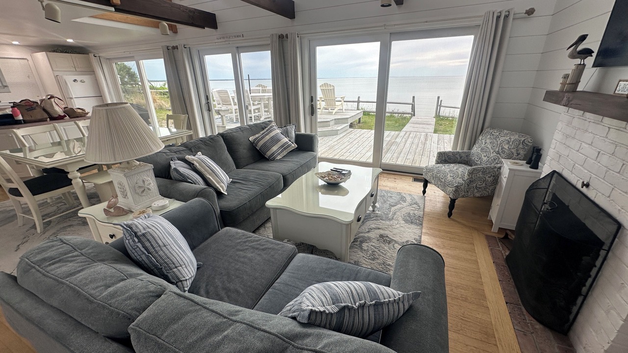 Photo of Livingroom in North Eastham