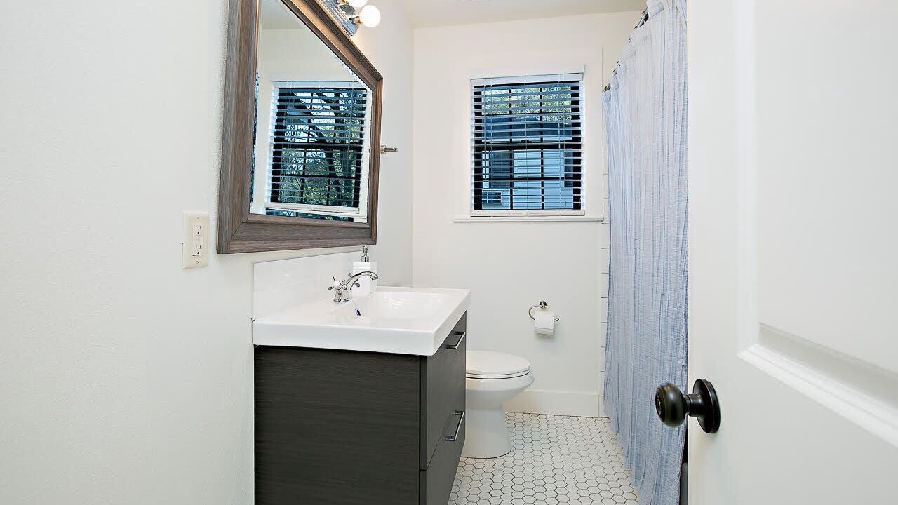Photo of Bathroom in Highlands - Perkins