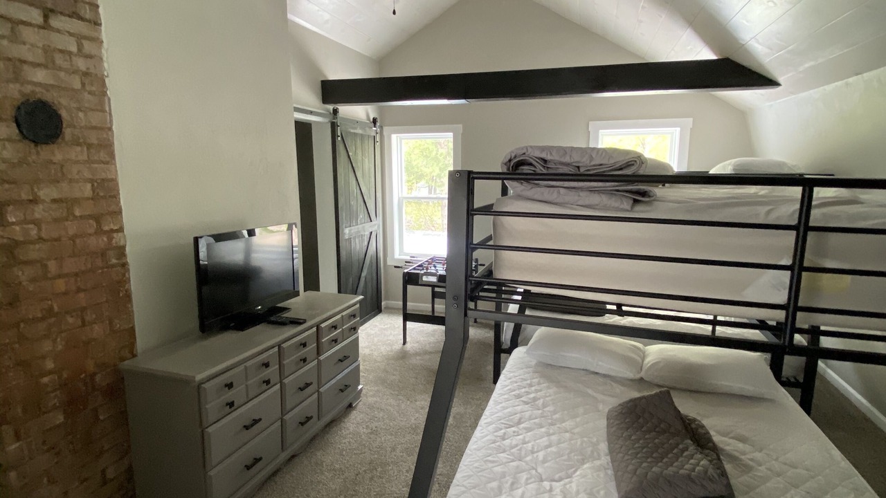 Photo of Bedroom in King