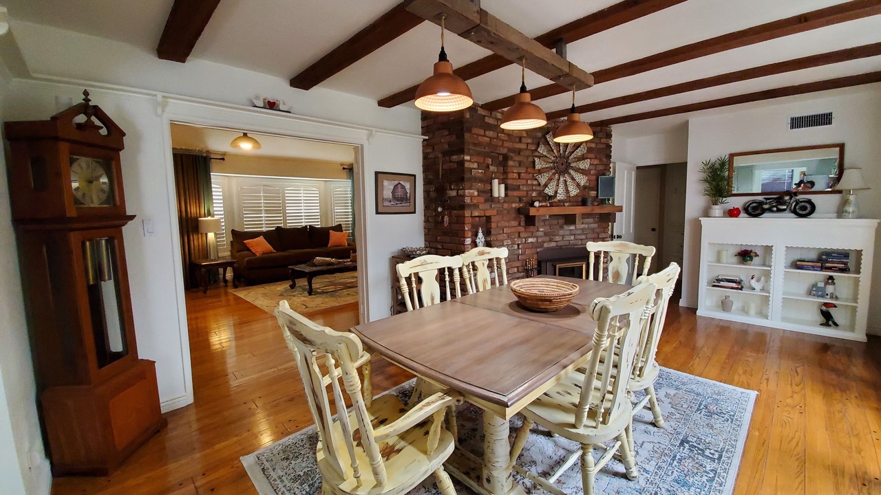 Photo of Livingroom in Fullerton