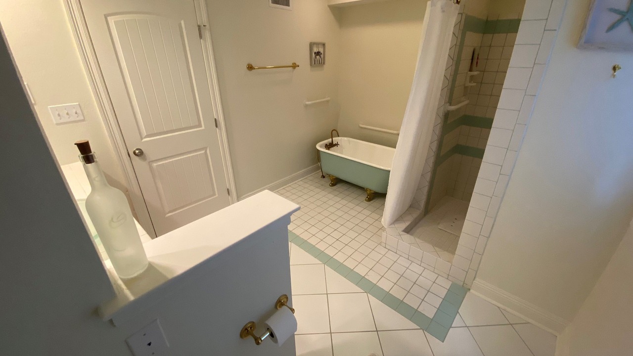 Photo of Bathroom in Pass Christian