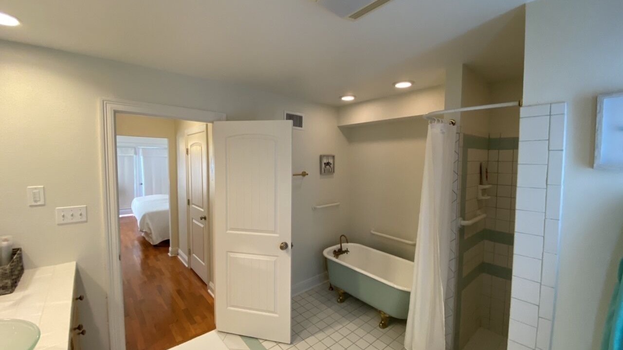 Photo of Bathroom in Pass Christian
