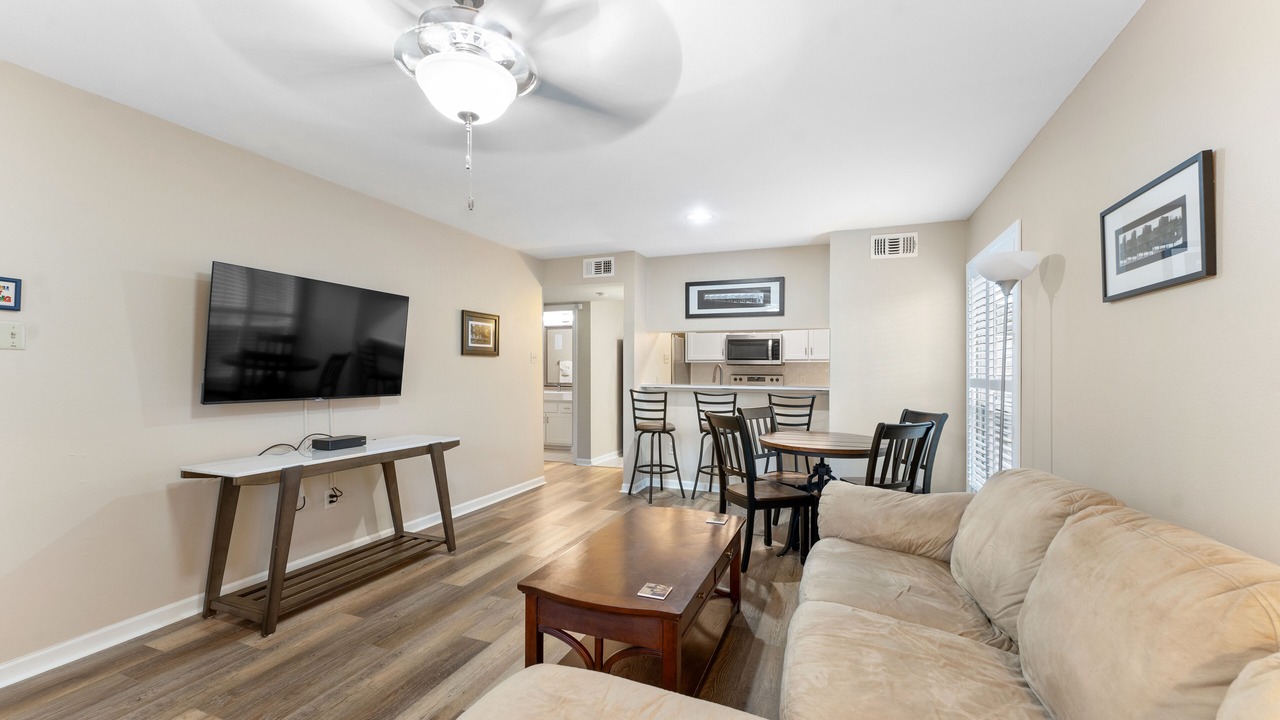 Photo of Livingroom in Highlands - Perkins