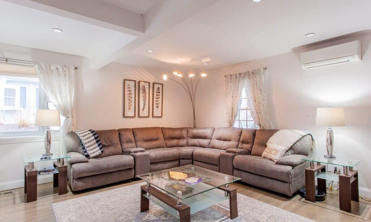 Photo of Livingroom in West Barnstable
