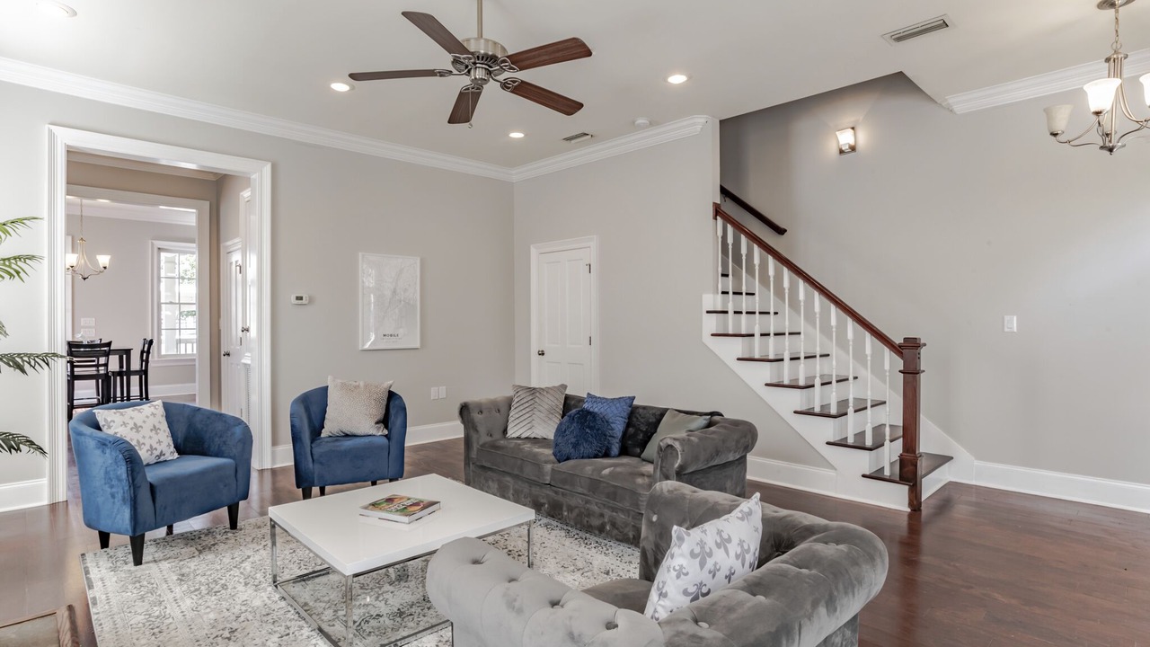 Photo of Livingroom in Central Business District
