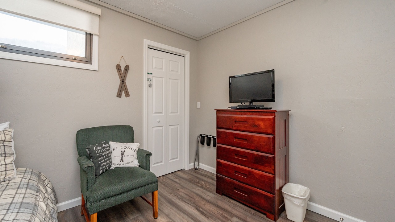 Photo of Bedroom in Mountainside