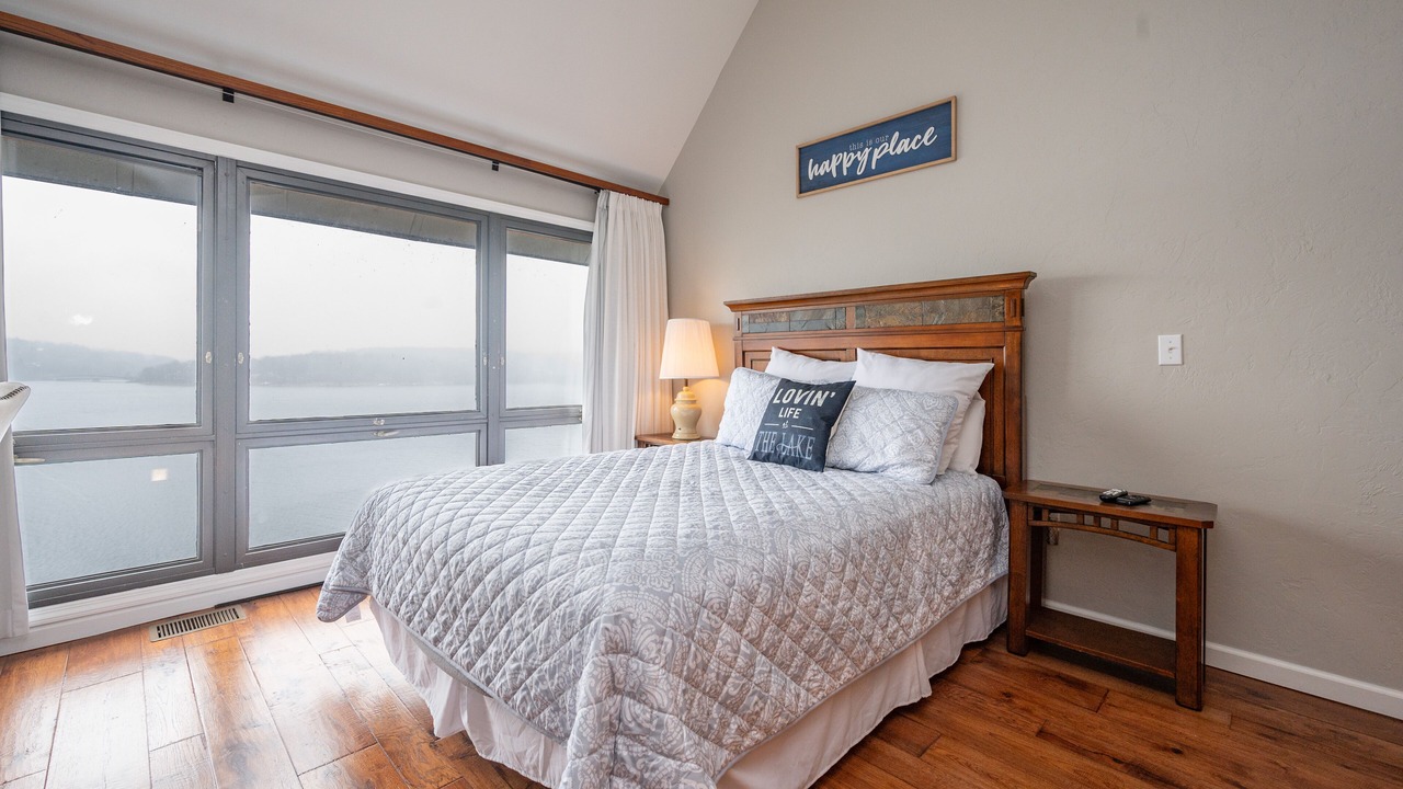 Photo of Bedroom in Mountainside