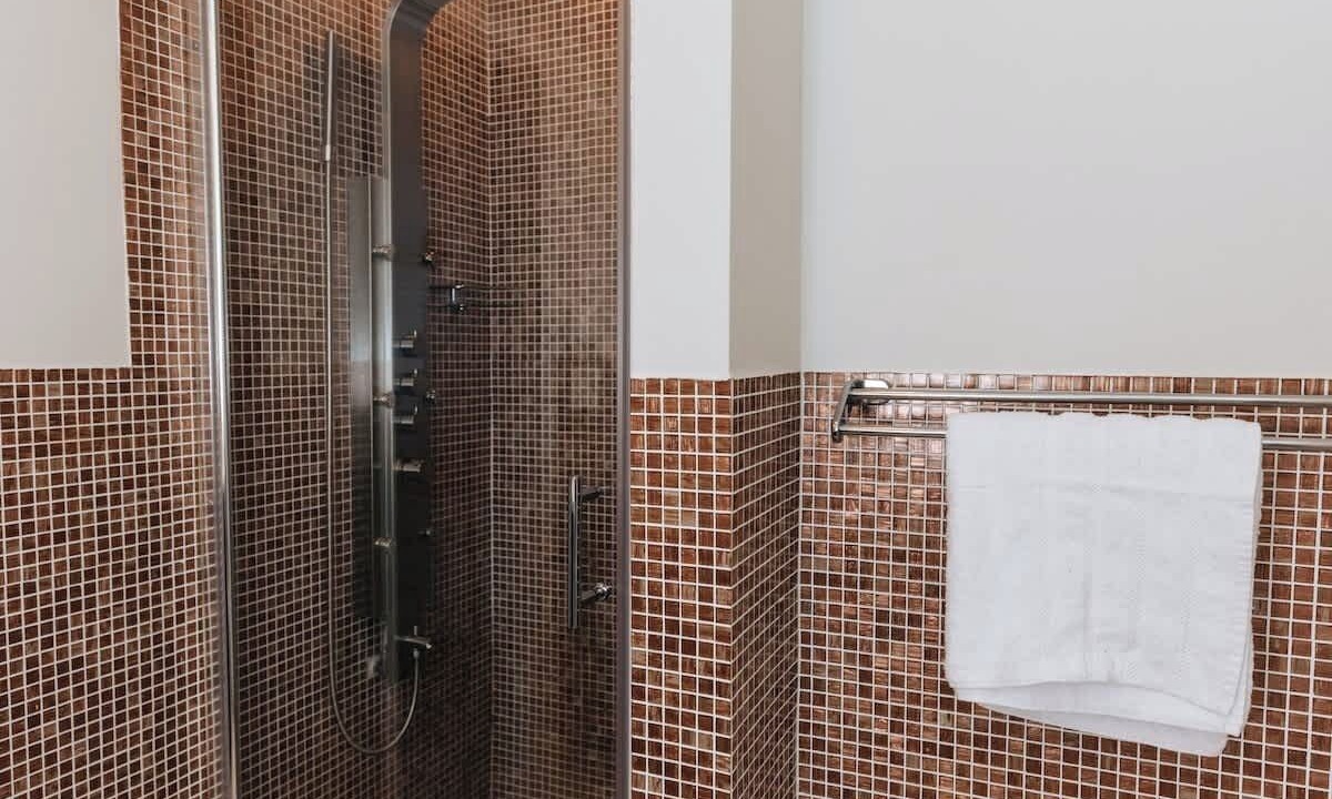 Photo of Bathroom in Bellevue Avenue Historic District