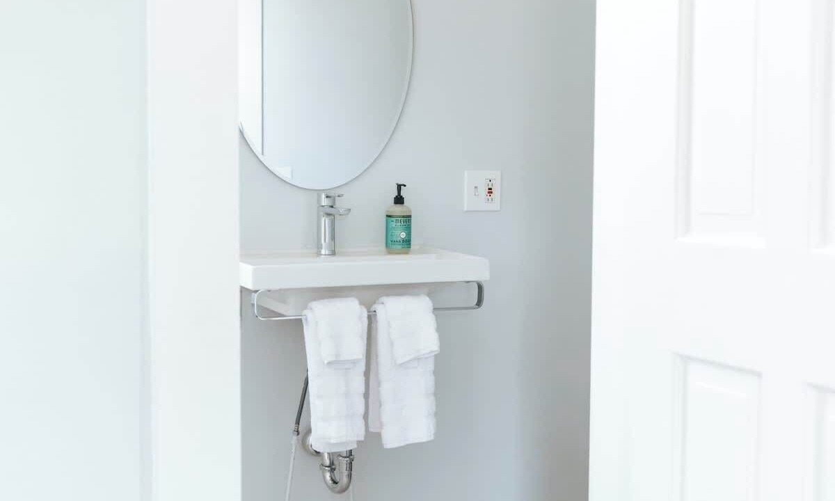 Photo of Bathroom in Bellevue Avenue Historic District