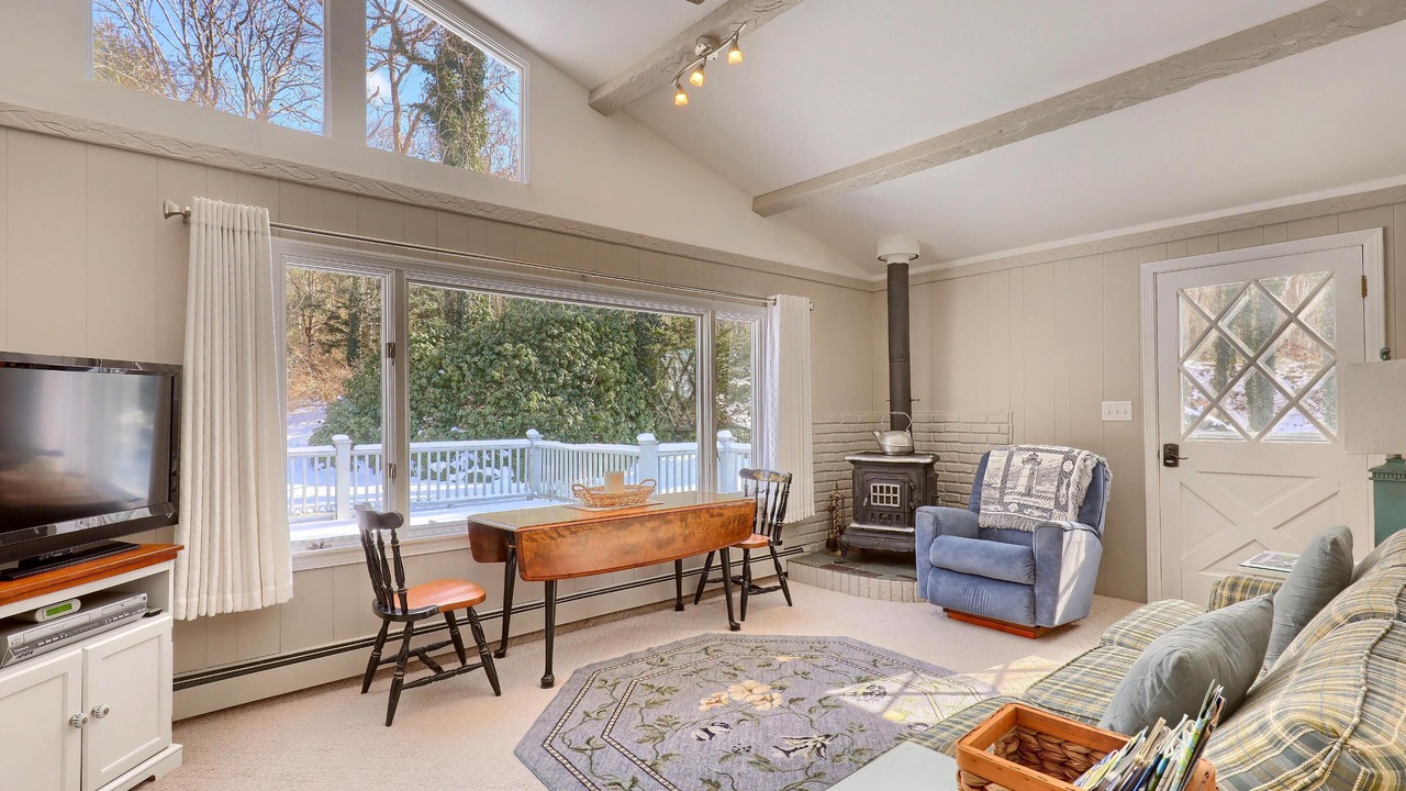 Photo of Livingroom in West Falmouth