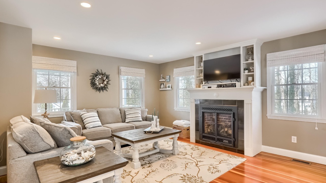 Photo of Livingroom in West Falmouth