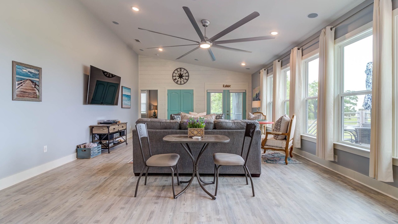 Photo of Livingroom in Mississippi City
