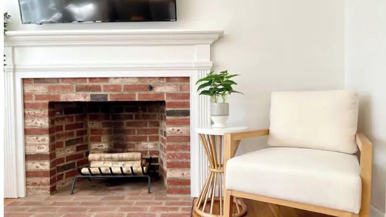 Photo of Livingroom in West Yarmouth