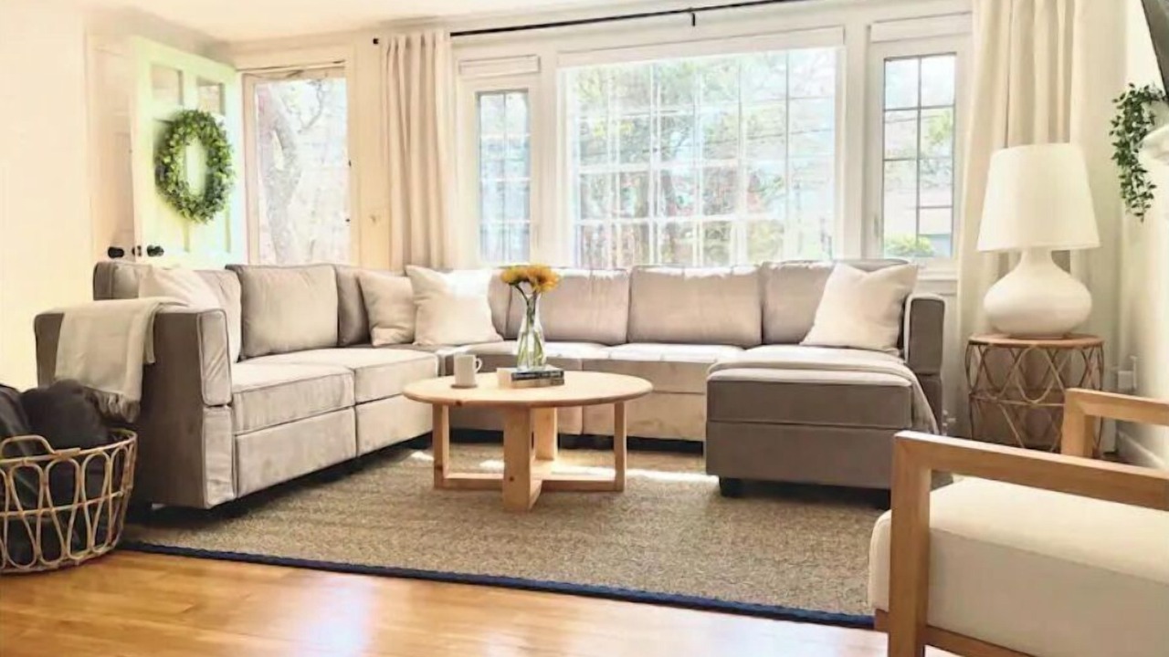Photo of Livingroom in West Yarmouth