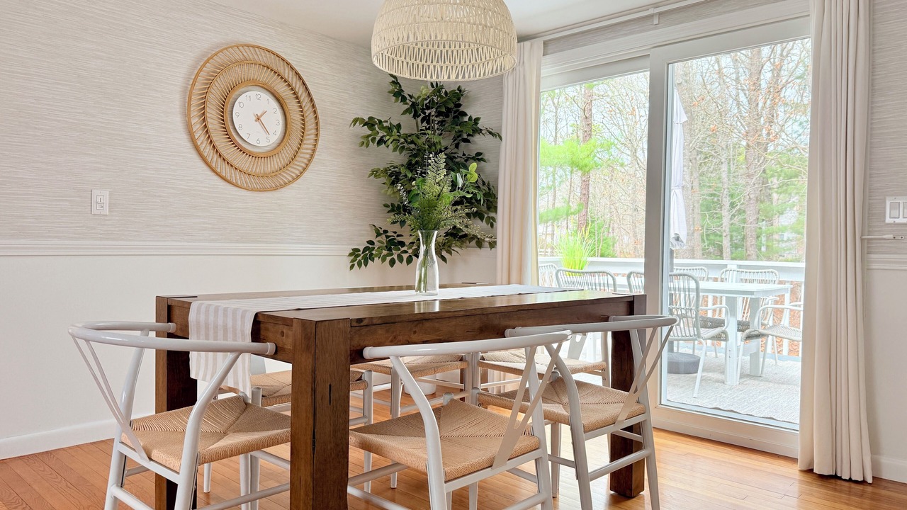 Photo of Livingroom in West Yarmouth