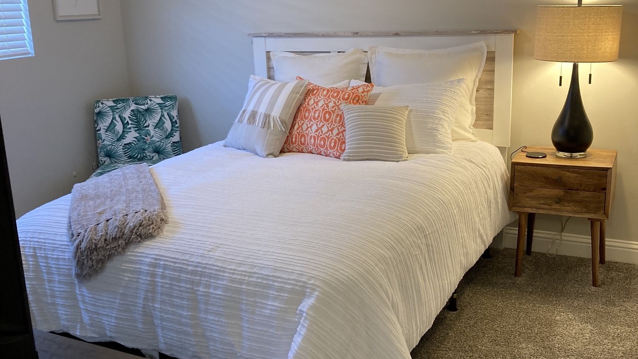 Photo of Bedroom in Oleander - Sunset