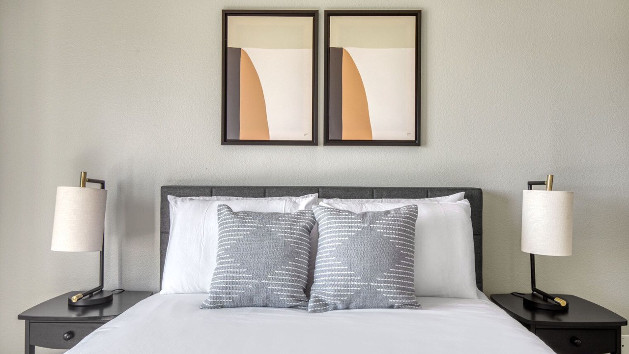 Photo of Bedroom in NoHo Arts District