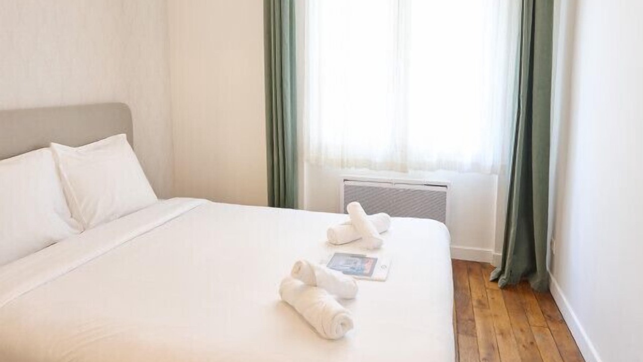 Photo of Bedroom in 15th Arrondissement
