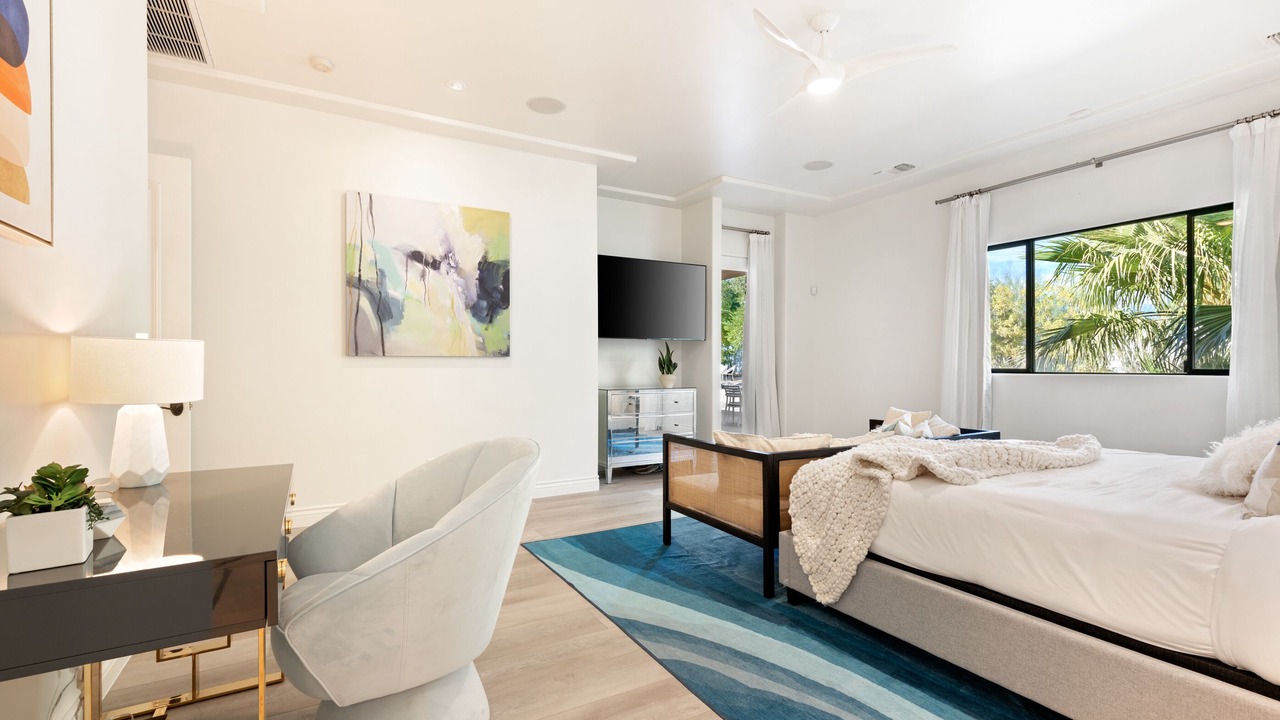 Photo of Bedroom in Racquet Club West
