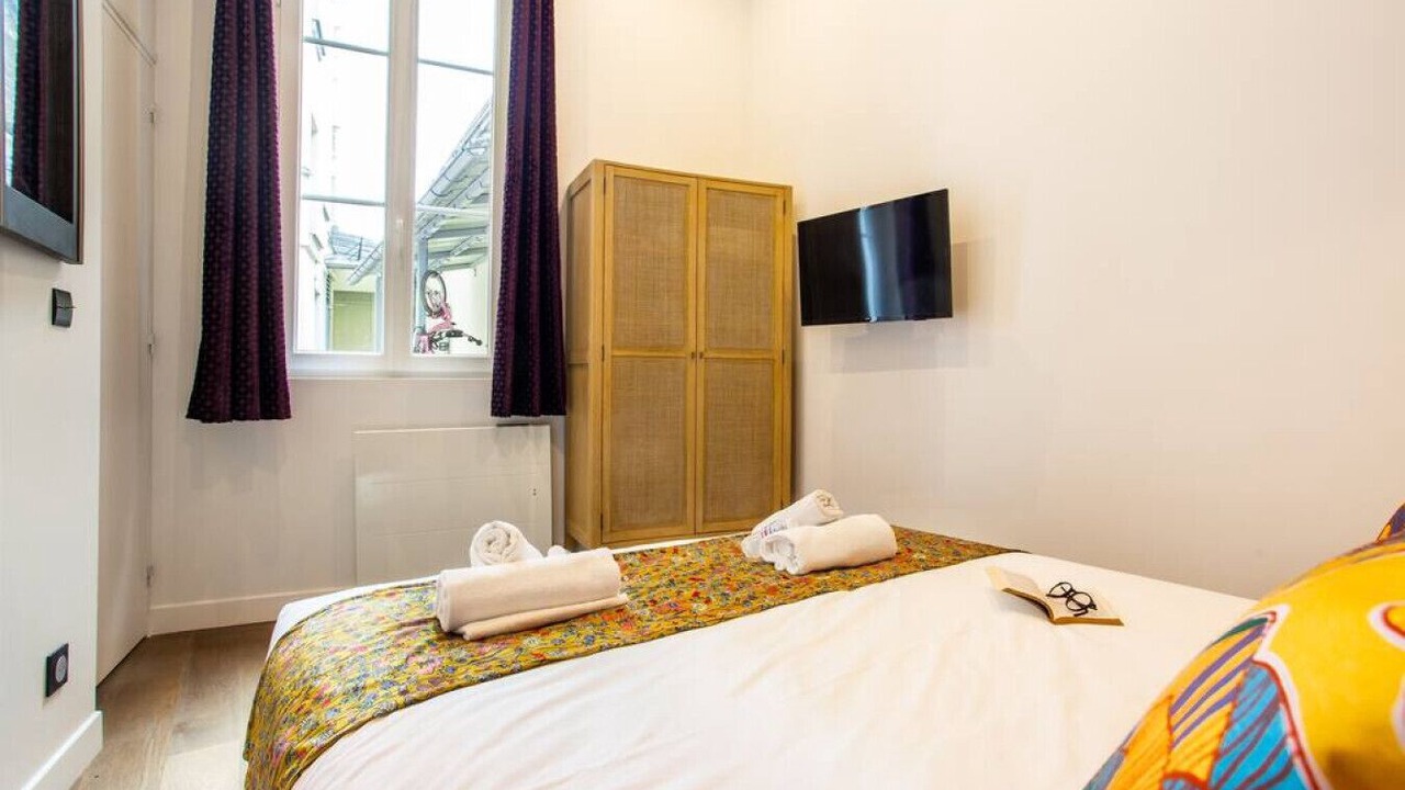Photo of Bedroom in Saint-Lambert