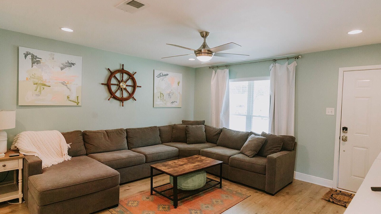 Photo of Livingroom in Ocean Springs