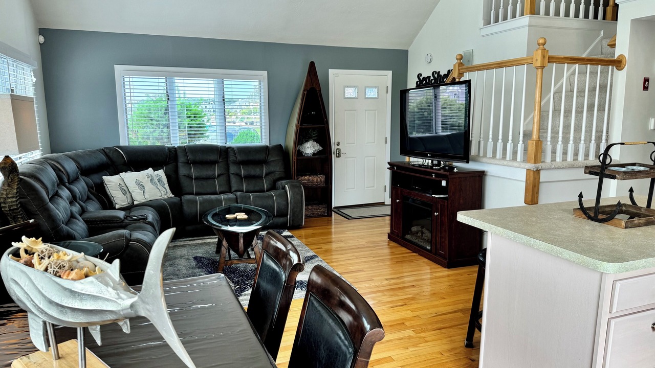 Photo of Livingroom in South Yarmouth