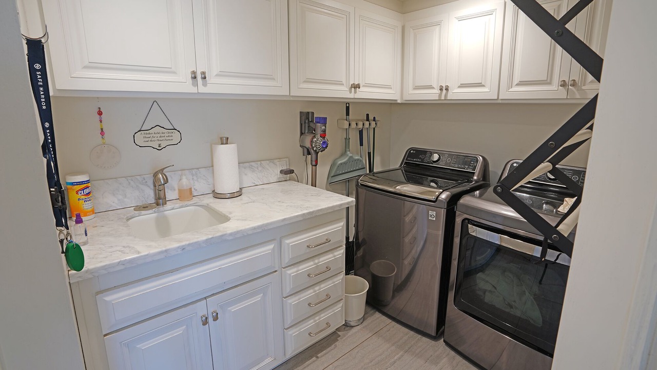 Photo of Bedroom in Silver Strand