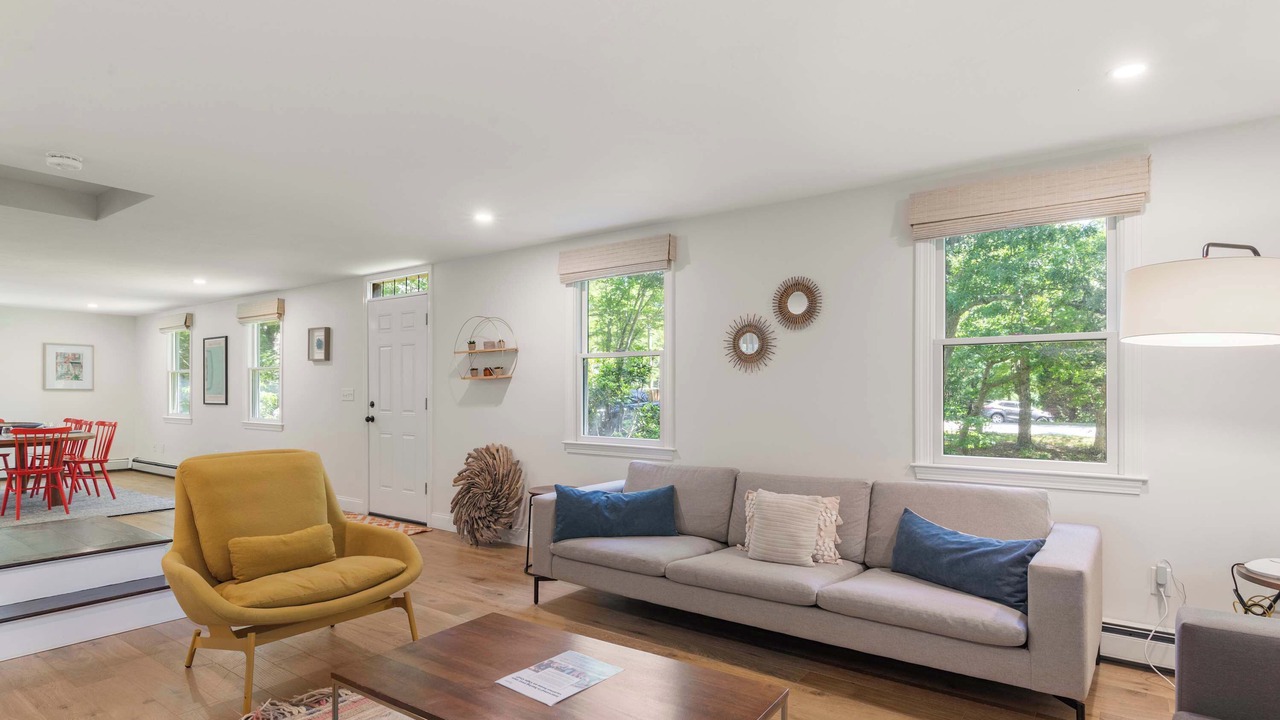 Photo of Livingroom in Brewster