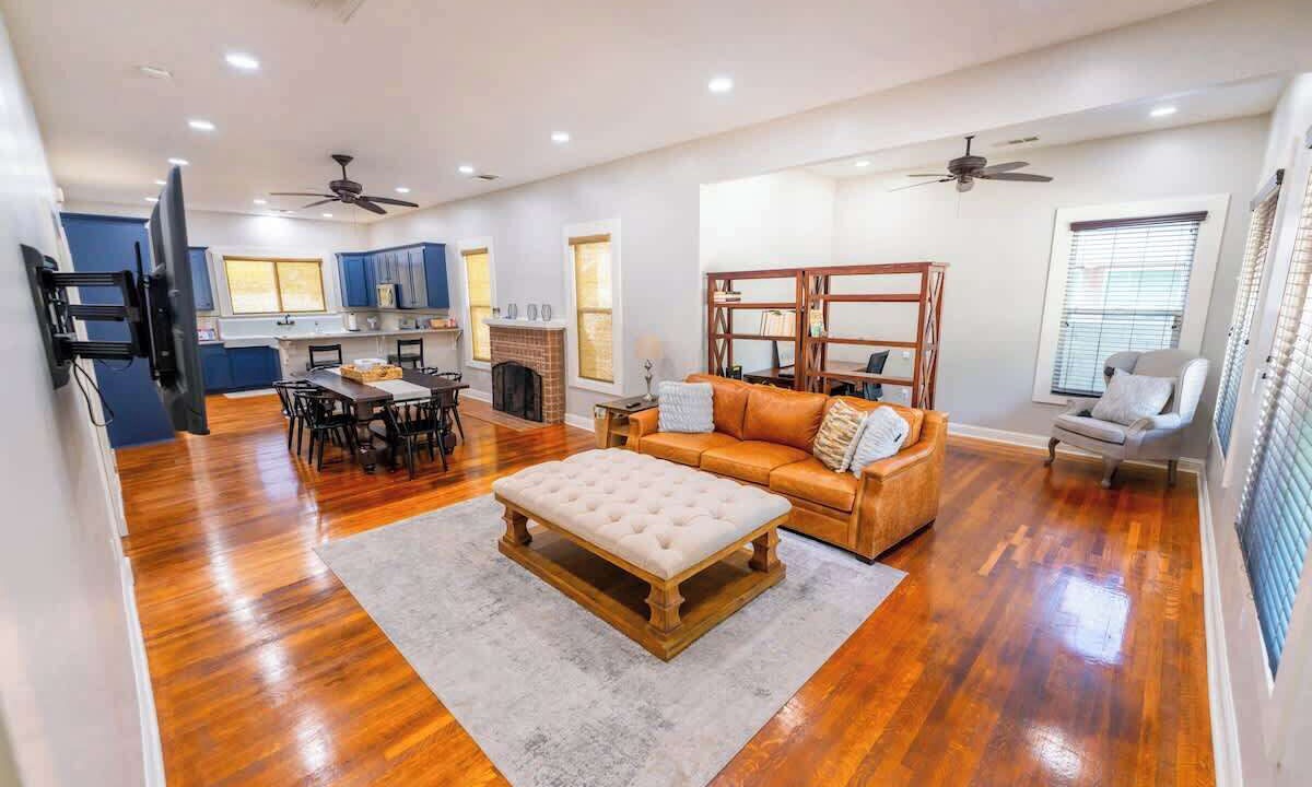 Photo of Livingroom in Riviera - Westchester