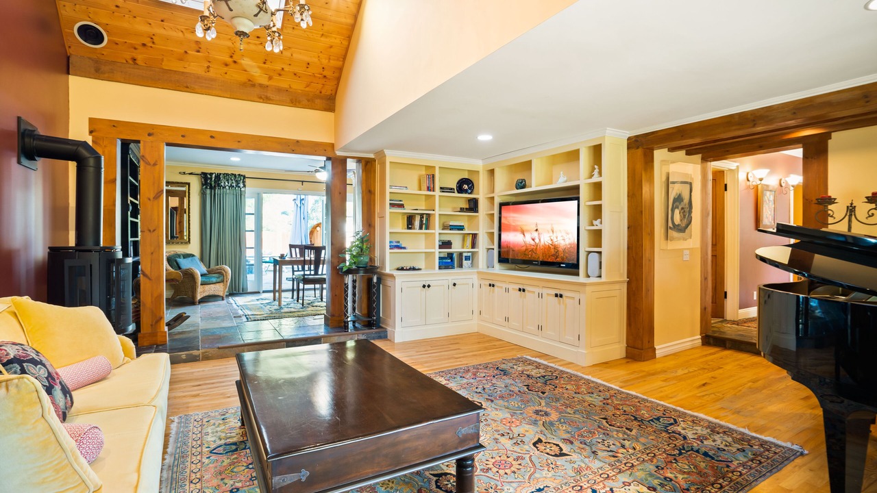 Photo of Livingroom in Calabasas
