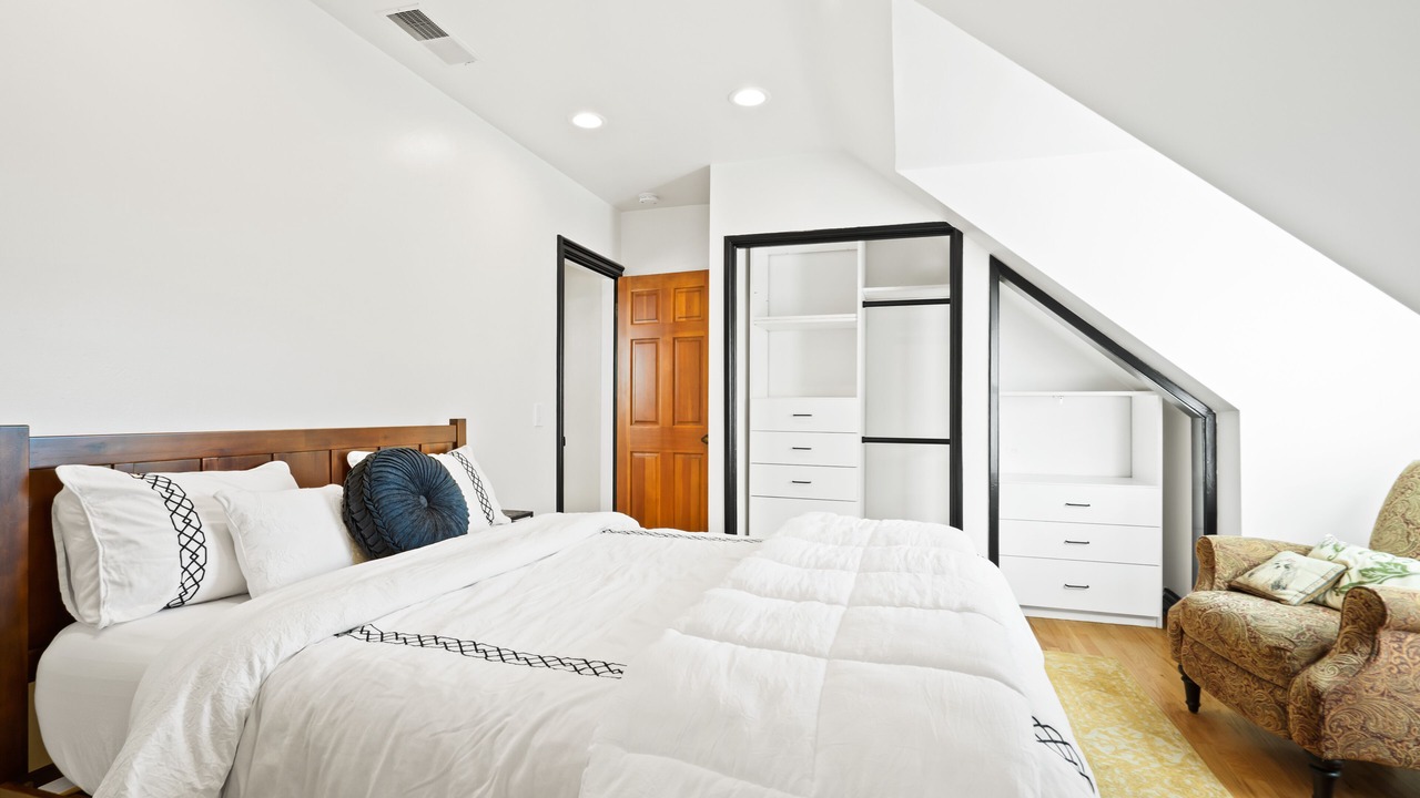 Photo of Bedroom in Calabasas