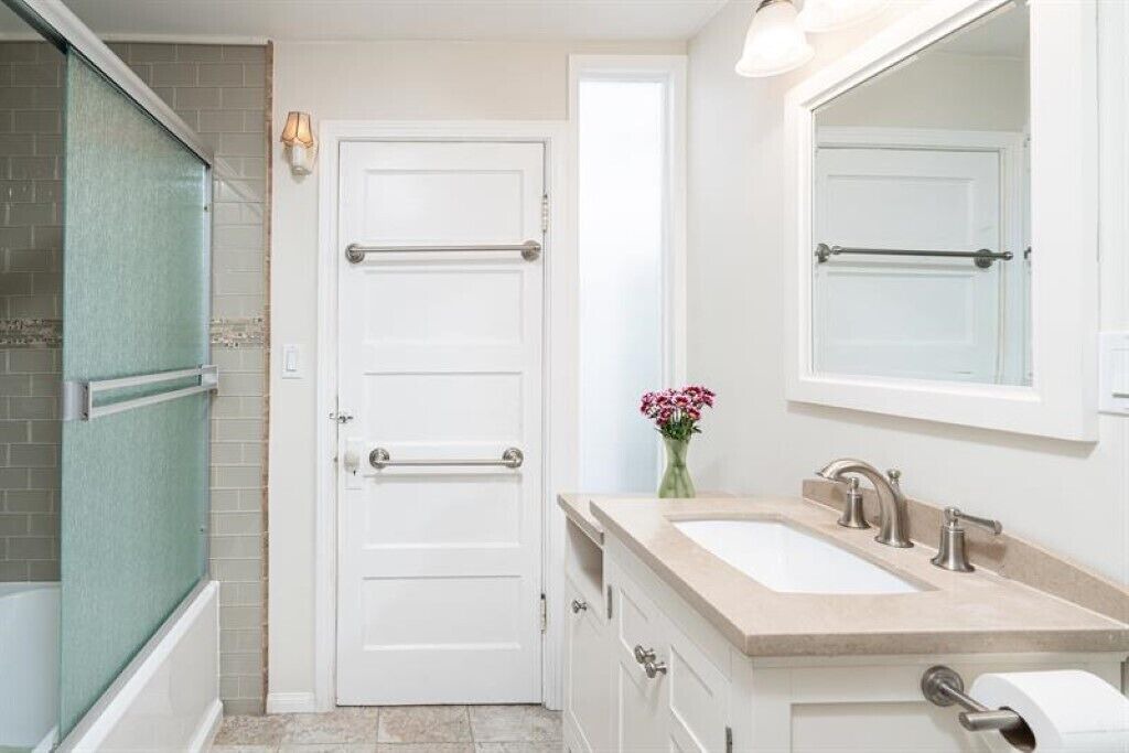 Photo of Bathroom in Balboa Island