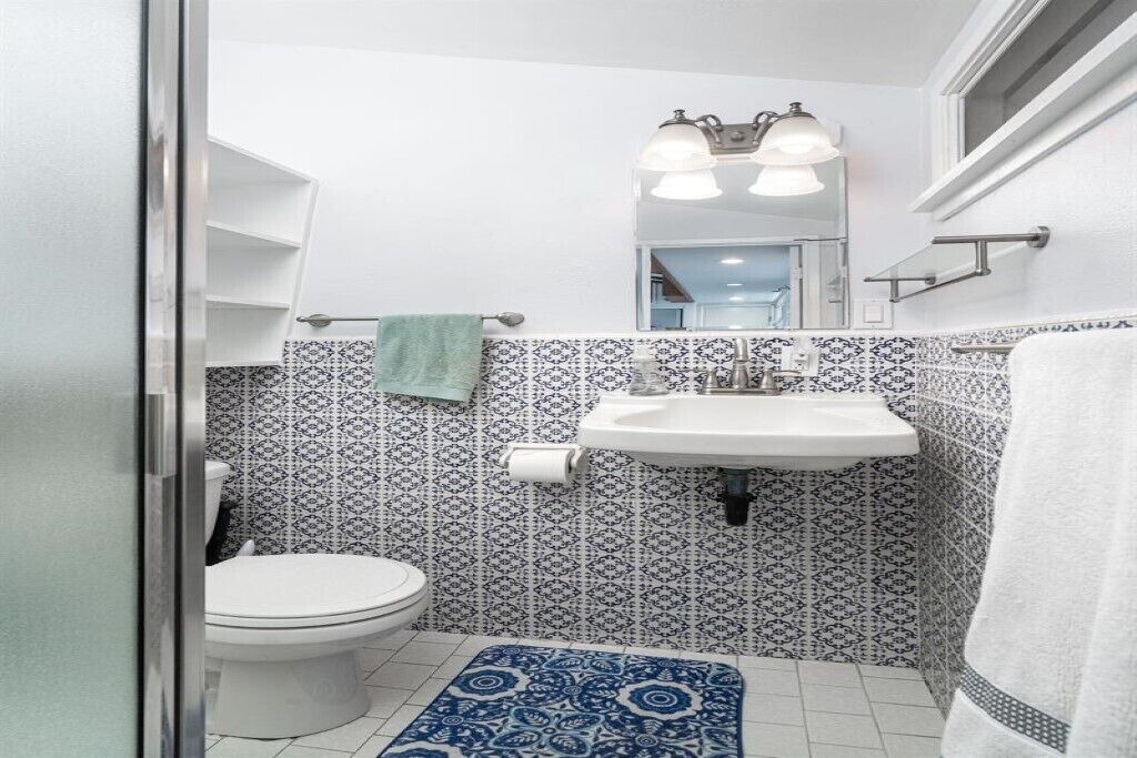 Photo of Bathroom in Balboa Island